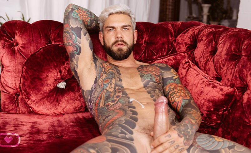 [Gay] Lucho Is Live!